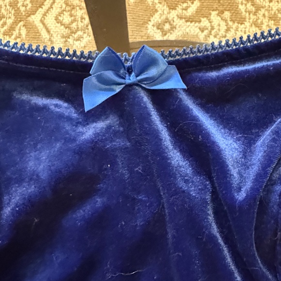 Blue Velvet Two-Piece Set - Picture 3 of 8